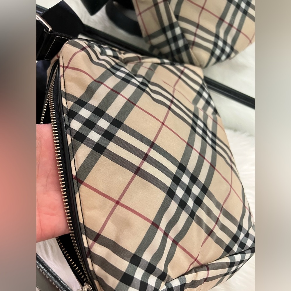 EUC Burberry Crossbody - Picture 2 of 10